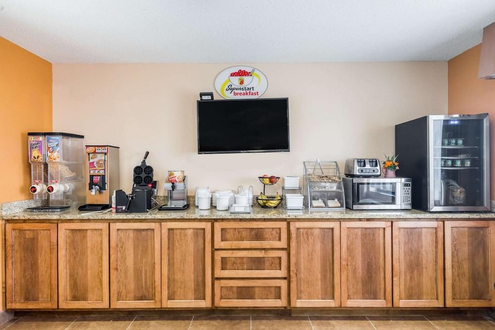 Super 8 By Wyndham Elizabethtown Ξενοδοχείο Εξωτερικό φωτογραφία